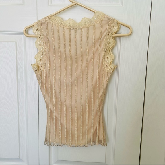 Elegant Cream Sleeveless Blouse - Picture 3 of 4